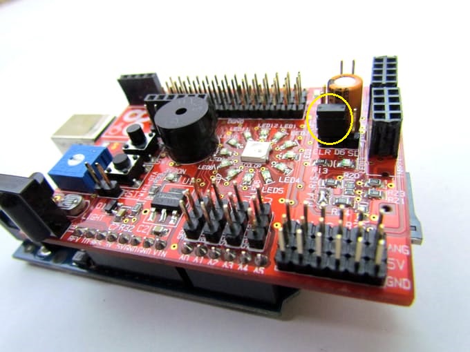 Step 2/3: Connect the two pin jumper to ClR and D6 header pin for RGB LED